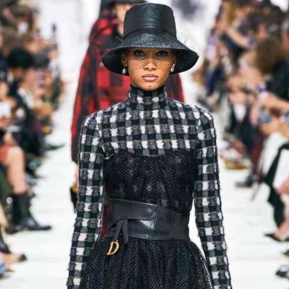 Dior Black Saddle Belt 🌟HOST PICK🌟 - Picture 3 of 10